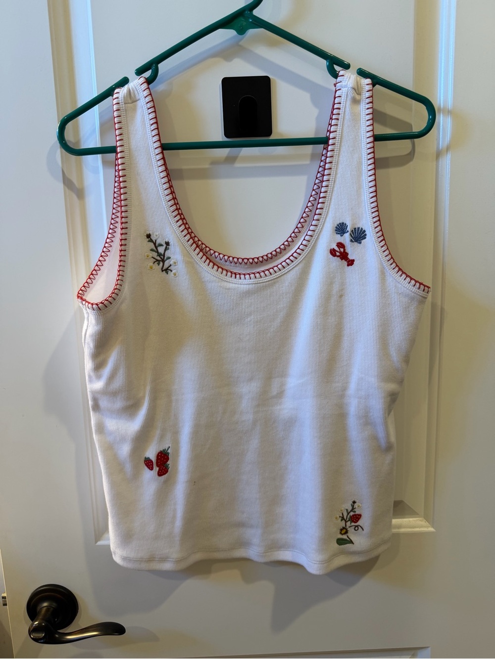 Abercrombie & Fitch Coastal Scoopneck tank